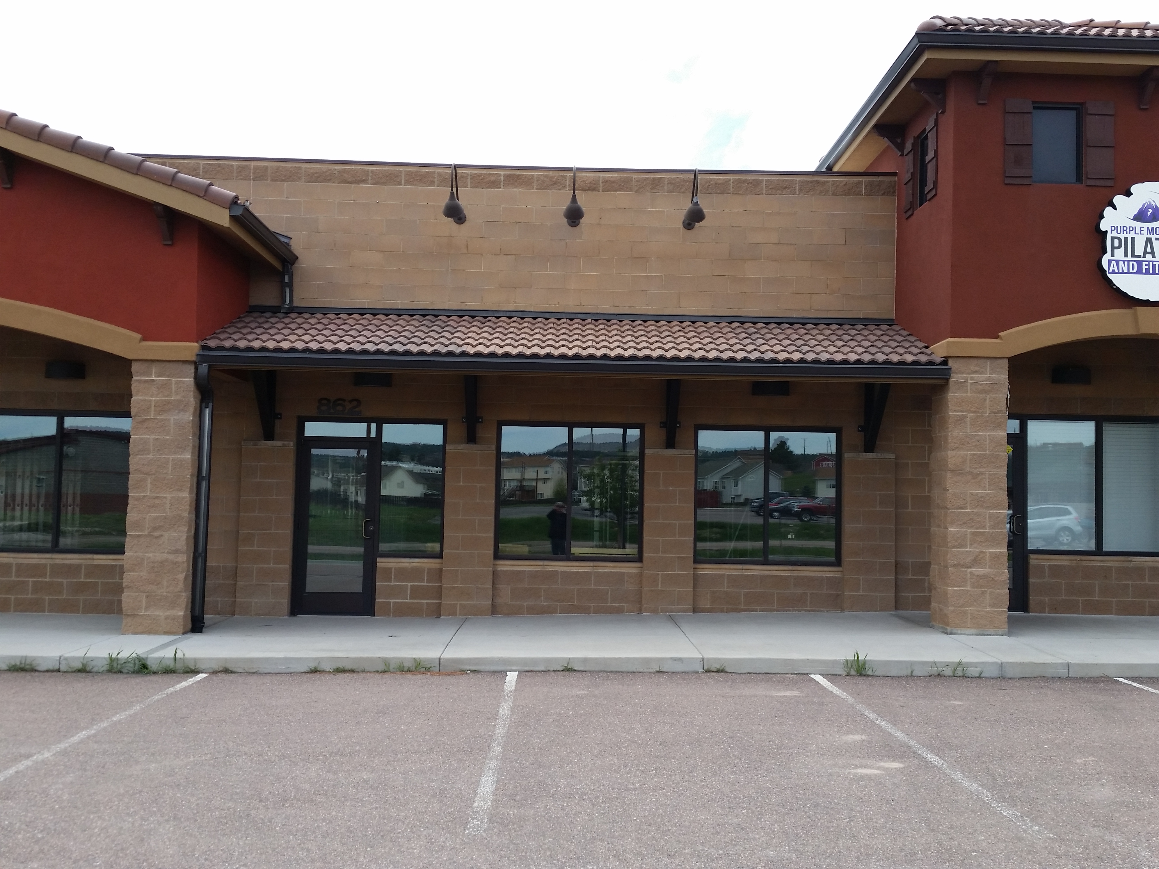 Store Front of Unit 862